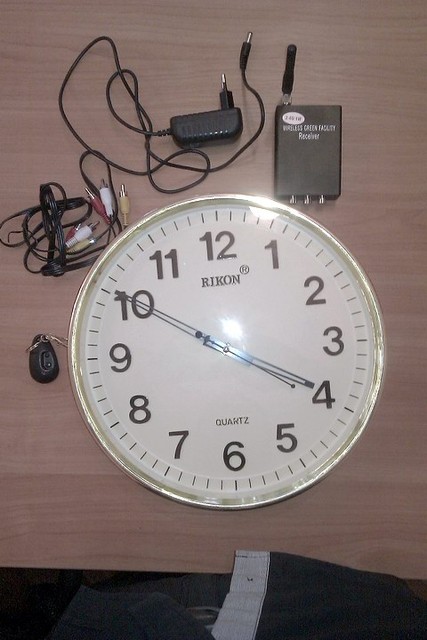 Шпионские часы, изготовленные умельцем из Макеевки. Фото: ostro.org