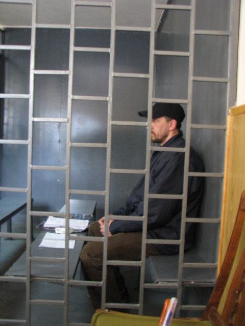 На скамье подсудимых единственный человек — 44-летний россиянин Андрей Поршнев. Фото: С.Ваганов, "Сегодня". 