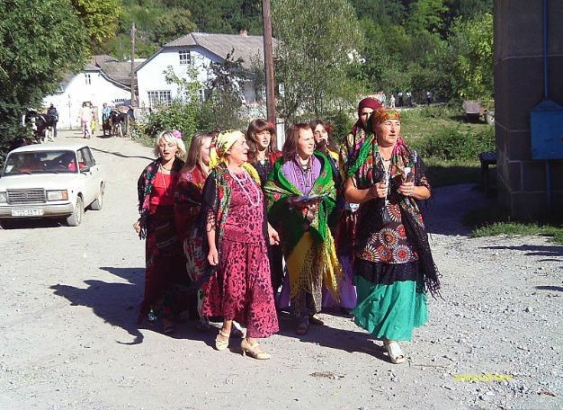 День села в Сапогове — маскарад