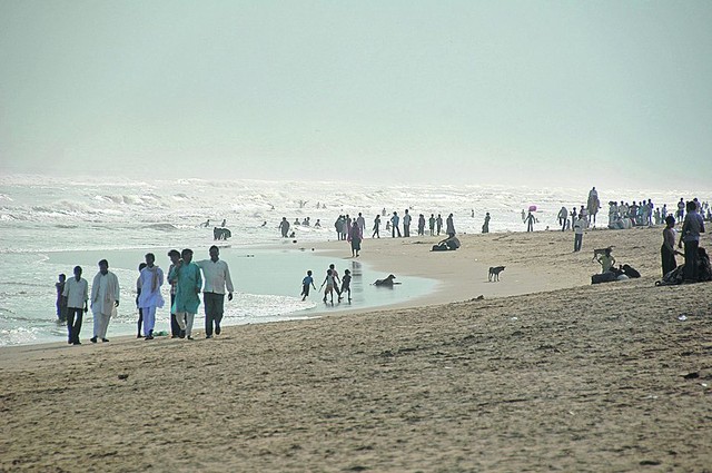 Пури. Курортная зона на берегу Бенгальского залива. Фото: В. Черняк