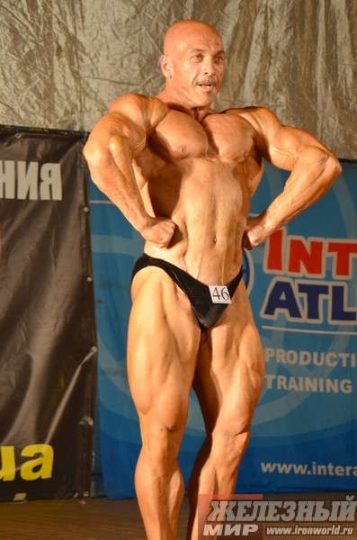 1-е место в категории "Бодибилдинг до 90 кг" – Геннадий Ткаченко 