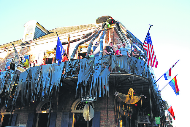 Паук на крыше. Бар в лучших традициях американских ужастиков. Фото: Л. Куц