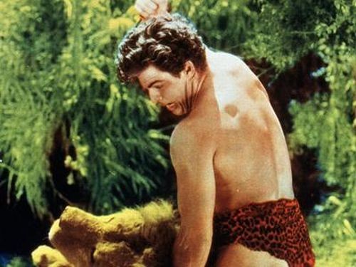 Самый неудачный. Олимпийский чемпион-легкоатлет Бастер Крэбб снялся в фильме о Тарзане в 1933 году. Считается худшим исполнителем роли.