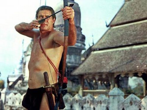 Самый старый. В 1963 году Таразана сыграл 44-летний Джок Махони. Съемки проходили в Таиланде. Там актер заразился дизентерией и очень похудел. 