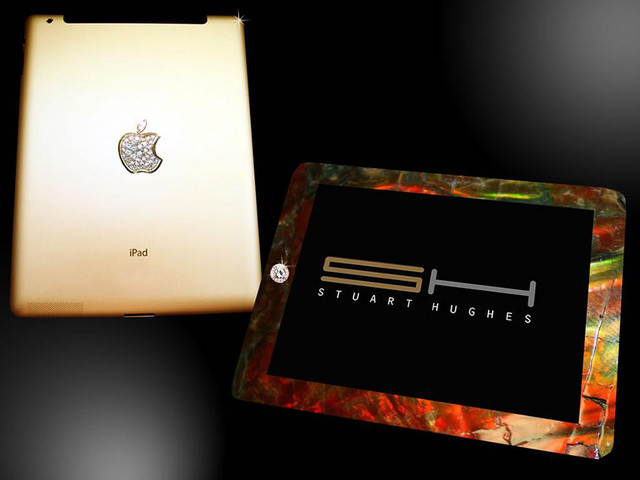 iPad 2 с золотым корпусом. Для декорирования  было использовано 2 кг золота (24 карата) и 750 граммов аммолита – древнейшего драгоценного камня органического происхождения. В оформлении iPad 2 использованы фрагменты кости тираннозавра общим весом 57 граммов. Логотип Apple выложен из 53 бриллиантов. В центр кнопки home вставлен крупный бриллиант весом 8,5 карата. Стоимость – 8,1 млн долларов