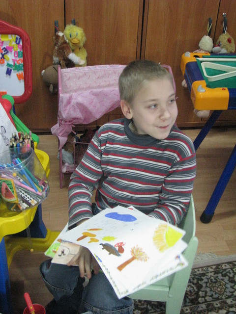 Славик Ефремов, 9 лет, Днепропетровский интернат для детей с недостатками физического развития и поражением центральной нервной системы: <br /><br />
