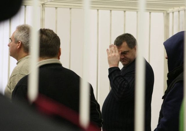 Суд. Василий Гайдай (слева в свитере) получил пожизненный срок. Фото: С. Николаев
