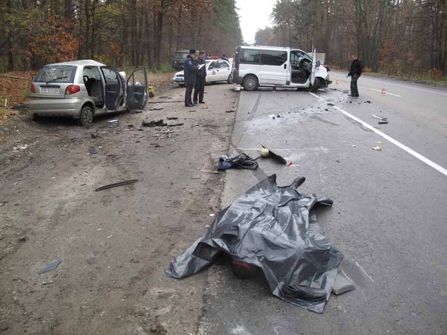 Водитель микроавтобуса убил двоих. Фото: Пресс-служба ГАИ Киева