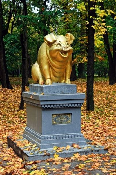 Роменская свинка. Первый в Украине памятник салу