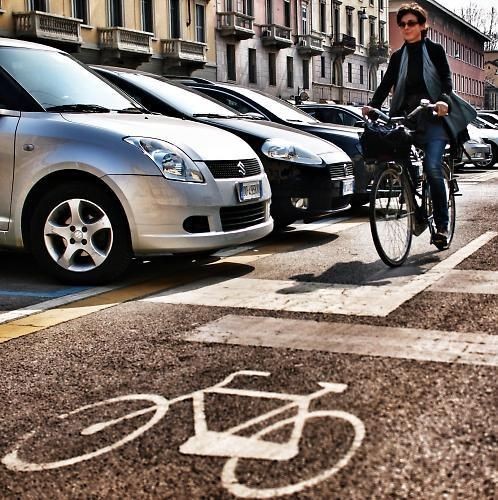 Дорогой бензин заставил многих итальянцев сменить авто на велосипед
