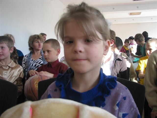 Дина Спицына, 8 лет. Малышка больше всего хочет обрести свою семью