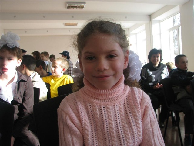 Ира Бахтиярова, 9 лет. Девочка говорит, что главная мечта – чтобы у нее была мама. 