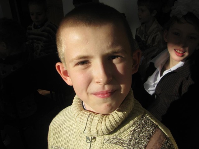 Коля Якубовский, 10 лет. Хочет красный футбольный мяч