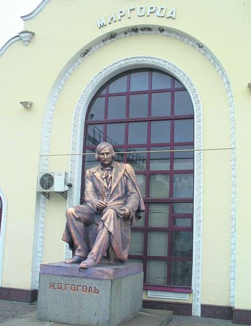 Памятник Гоголю. Фото: Т. Негода