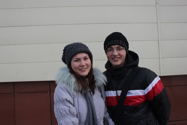 Студенты Ксюша и Коля ничего не получили в подарок – они живут в общежитии, но хотят получить деньги