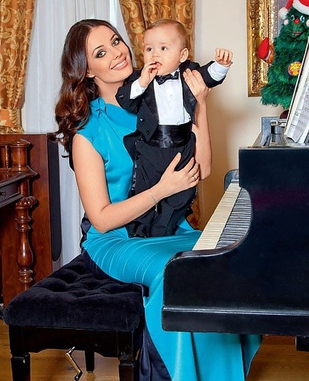 Оксана Федорова с сыном. Фото журнала "7Дней"