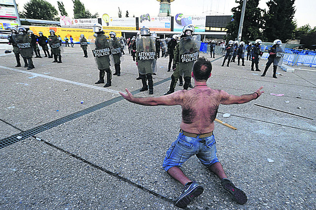Греция. Налоги снижать не собираются, значит будут протесты. Фото: АFP