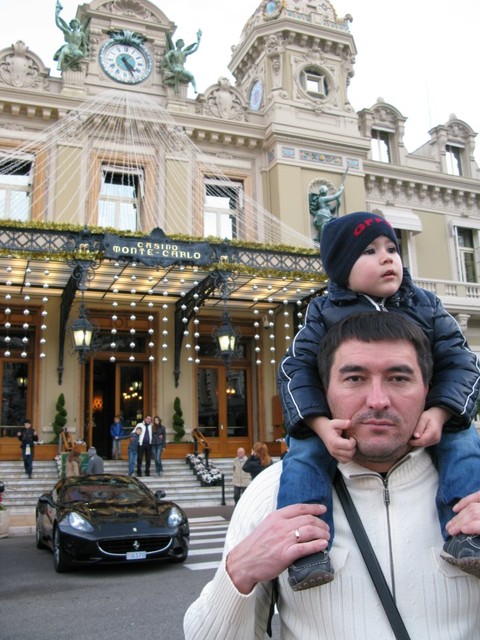 Рустам Темиргалиев с сыном. Фото: соцсети 