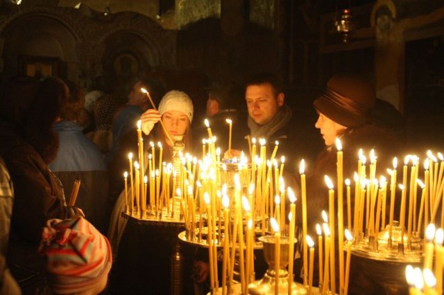 Лавра. Люди молились за страну и чтобы 2013 год был спокойным. Фото: С. Николаев