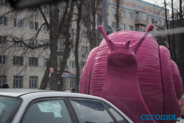 На дорогах Киева можно заметить и необычные вещи