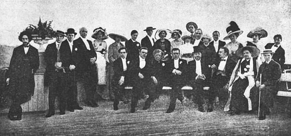 1912 г. Константин Станиславский (стоит 4-й слева)