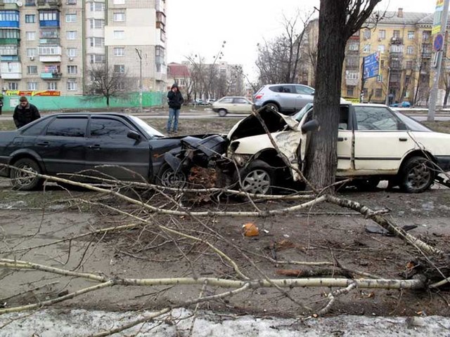 ДТП на Харьковском шоссе. Фото: УГАИ Киева