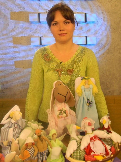 Мастерица Елена Майборода со своими любимыми куклами