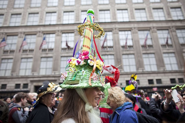 Шляпы с каждым годом приобретают все более причудливый вид, фото AFP