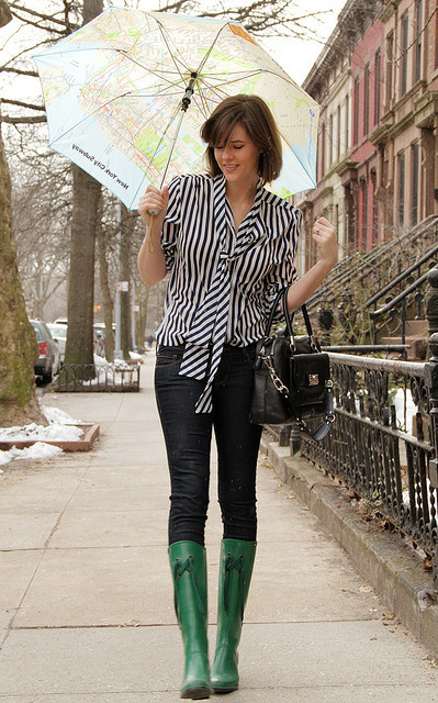Зонт – отлично подойдет под сапожки. <br />
Фото: http://trendy-trend.ru/