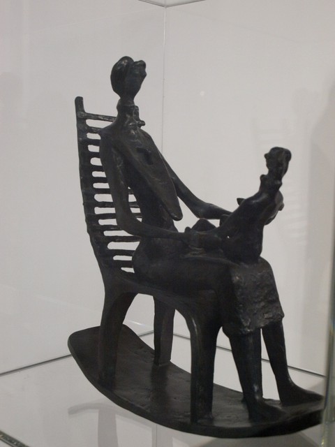 "Кресло-качалка", Генри Мур. Фото facenews.ua
