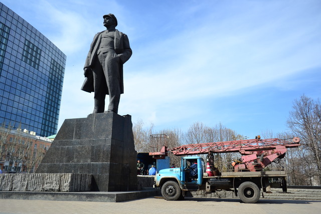 Донецкого Ленина тщательно вымыли шампунем. Фото: А. Глушков