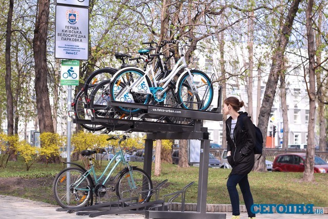 В парке Шевченко велосипеды сдают напрокат за 40 гривен в час