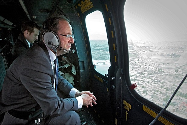 Президент Франции Франсуа Олланд , вертолет Super-Puma 332. Ориентировочная стоимость: $ 15 млн