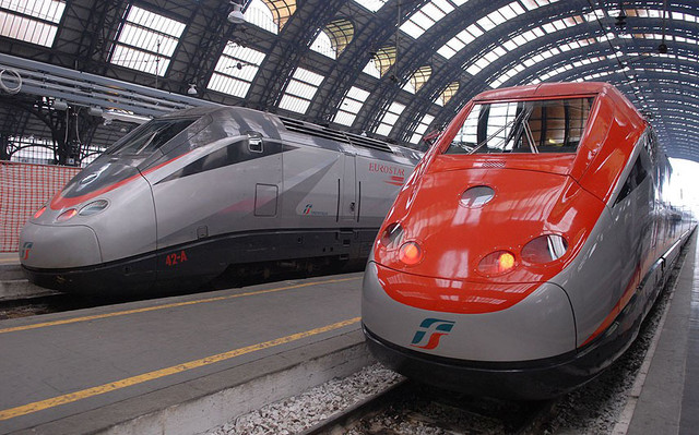 Поезда итальянской железнодорожной сети, связывающей Рим с Флоренцией и Миланом. Действует уже два десятилетия. Максимальная скорость: 300 км/час.