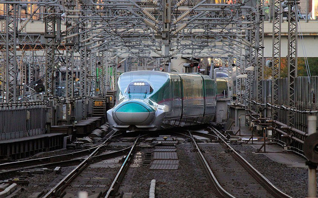 E5 Shinkansen – японский поезд 