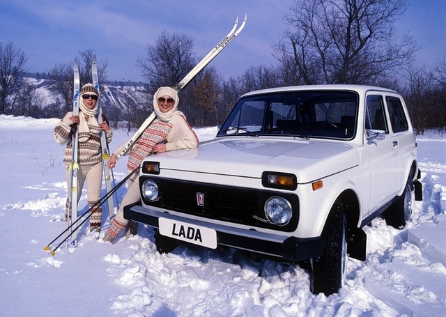 Первый и единственный советский "гражданский" внедорожник НИВА ВАЗ 2121 был для своего времени (1977 г.) весьма удачной машиной, у которой быстро нашлись поклонники не только в СССР