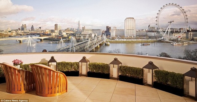 Пентхаус отеля Corinthia предоставляет возможность наслаждаться панорамой Лондона. Считается, что это одна из лучших площадок для обзора столицы Соединенного Королевства