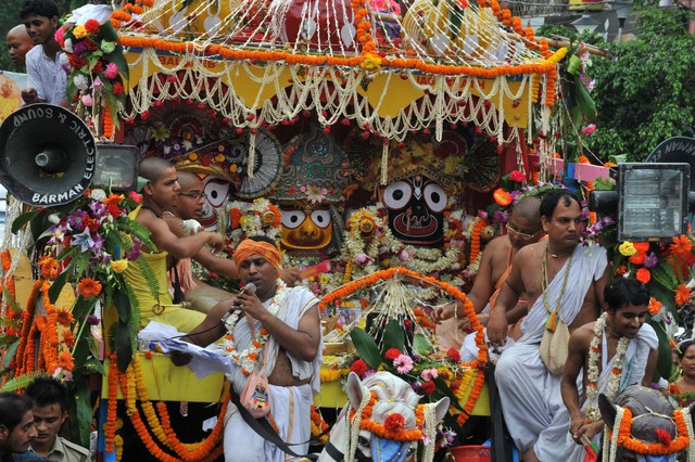 В городе Пури началась Ратха-ятра – одна из крупнейших религиозных церемоний Индии, фото AFP