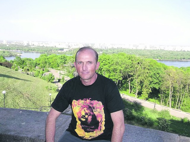 Сергей Вакуленко, 48 лет, работник торговли. 