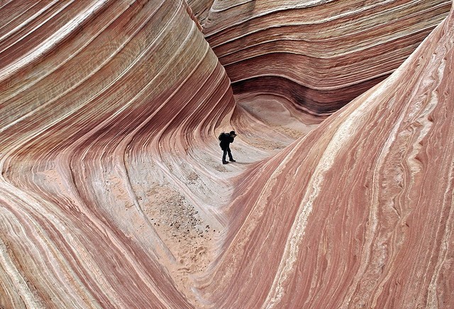 Волны из скал. Фотограф G.A. Kout