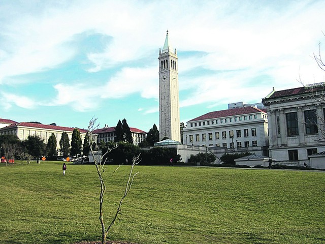 Университет в Беркли. Сотрудничает со многими платформами, дающими возможность учиться онлайн