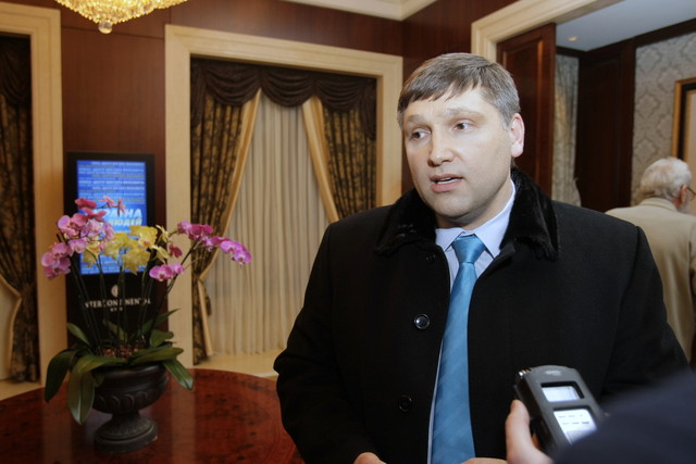 2010-й год, второй тур президентских выборов. Юрий Мирошниченко в штабе Януковича. Фото: С. Николаев