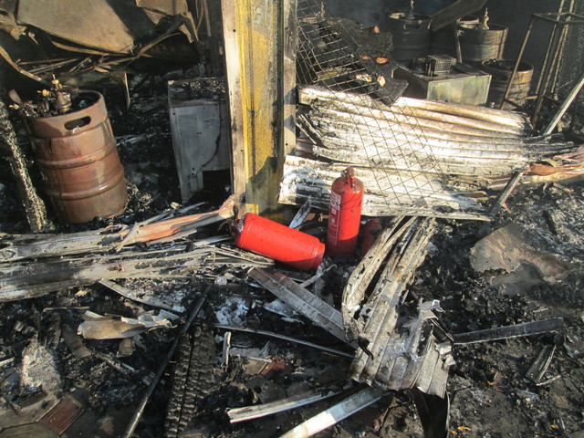 В Затоке сгорел пансионат. Фото: пресс-служба ГСЧС