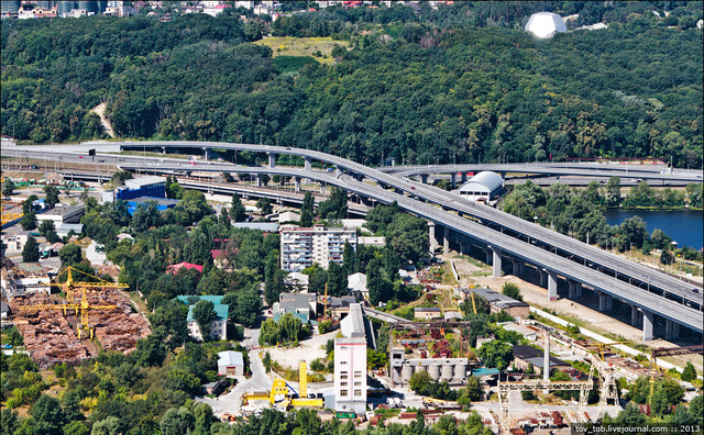 Правобережная развязка Дарницкого моста и поселок Мостобуда