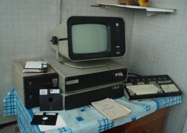 Компьютер ДВК-2М