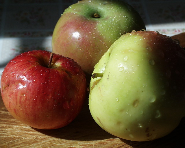 Яблоки содержат в себе множество минералов и витаминов. Фото: Ваганов С.