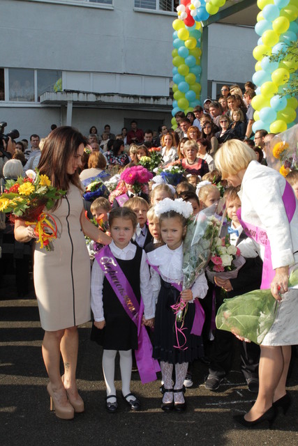 Знаменитости привели детей на первый звонок | Фото: Анастасия Искрицкая