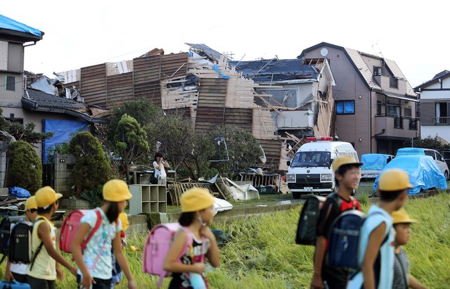 На Японию обрушился разрушительный торнадо. Фото: AFP
