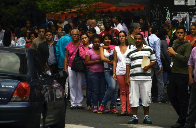 Масштабное отключение электричества произошло в Венесуэле, фото AFP