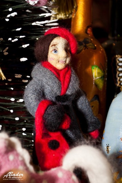 Куклы. Парижанка из шерсти — словно живая. Фото из архива В. Меланич